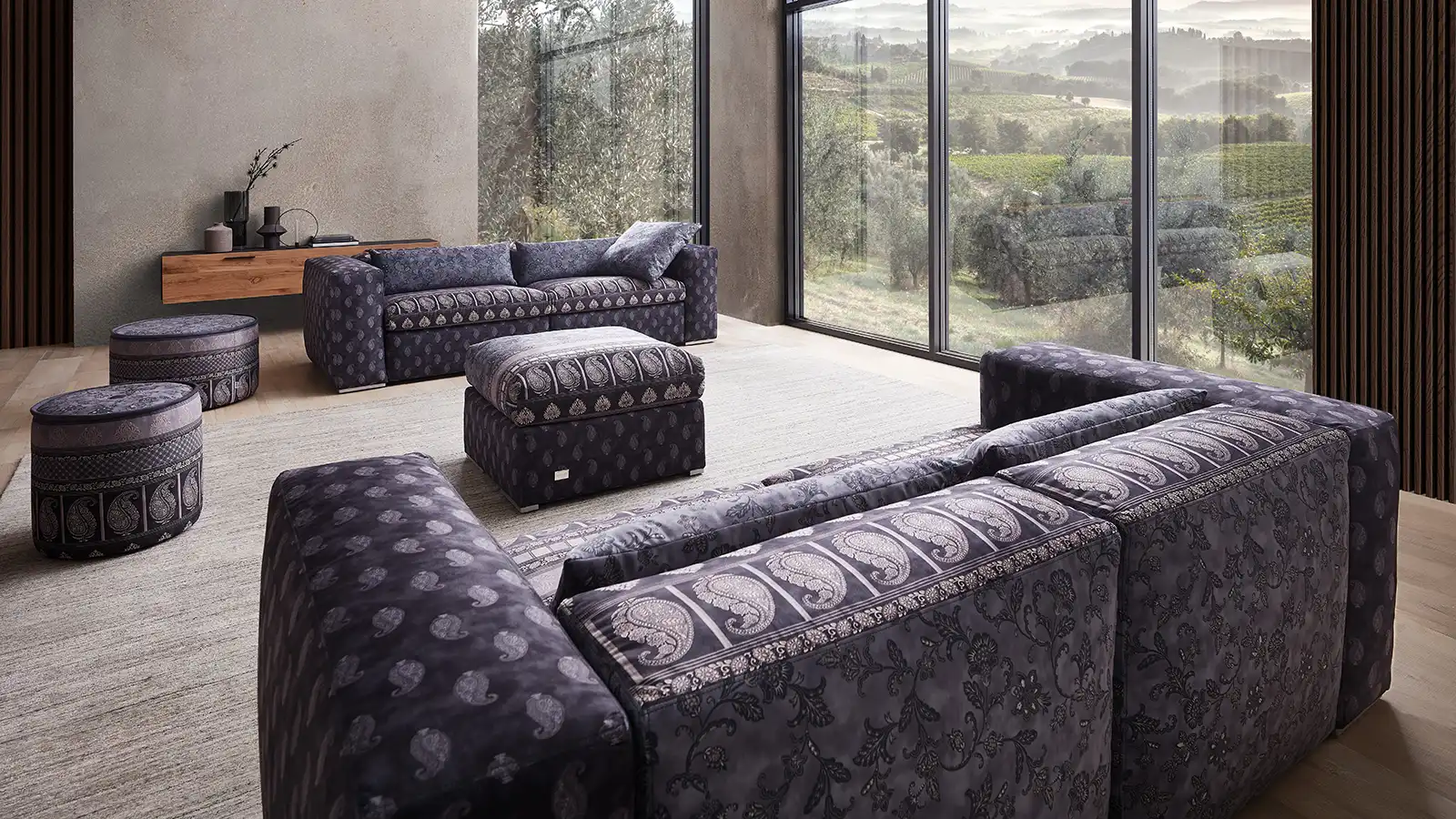 Opera 3 Sitzer + 2,5 Sitzer + Hocker + Tino  &amp; Tinetto Poufs